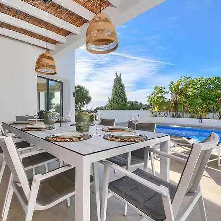 Feliz By Aguilarent Benissa