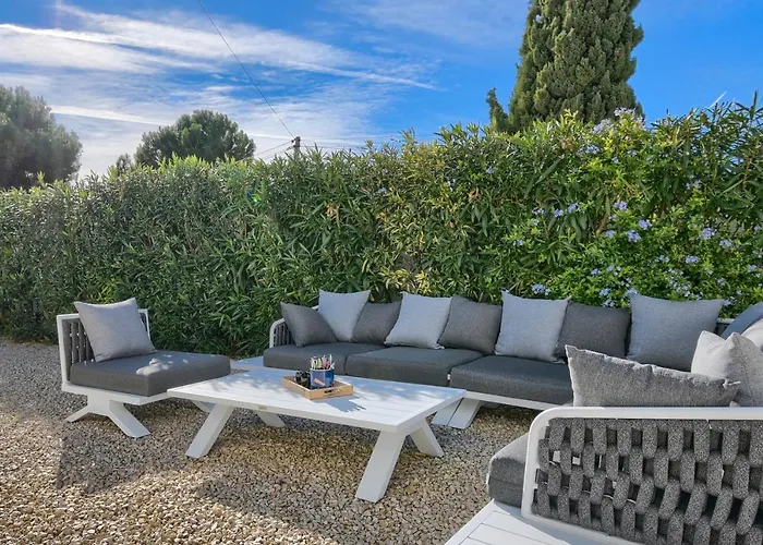 Feliz By Aguilarent Benissa