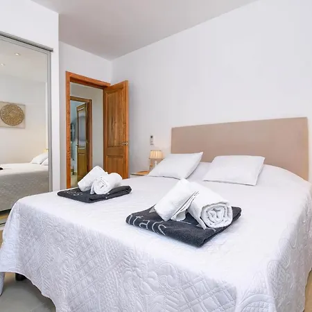 Feliz By Aguilarent Vila *