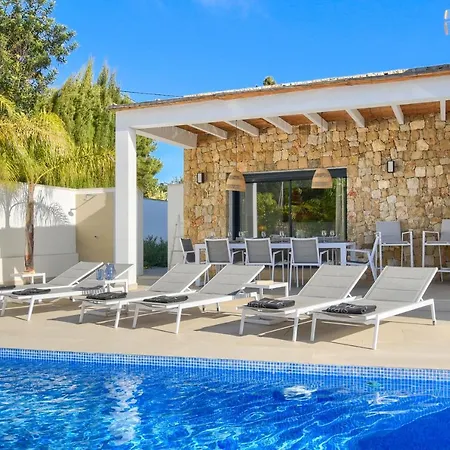 Feliz By Aguilarent *